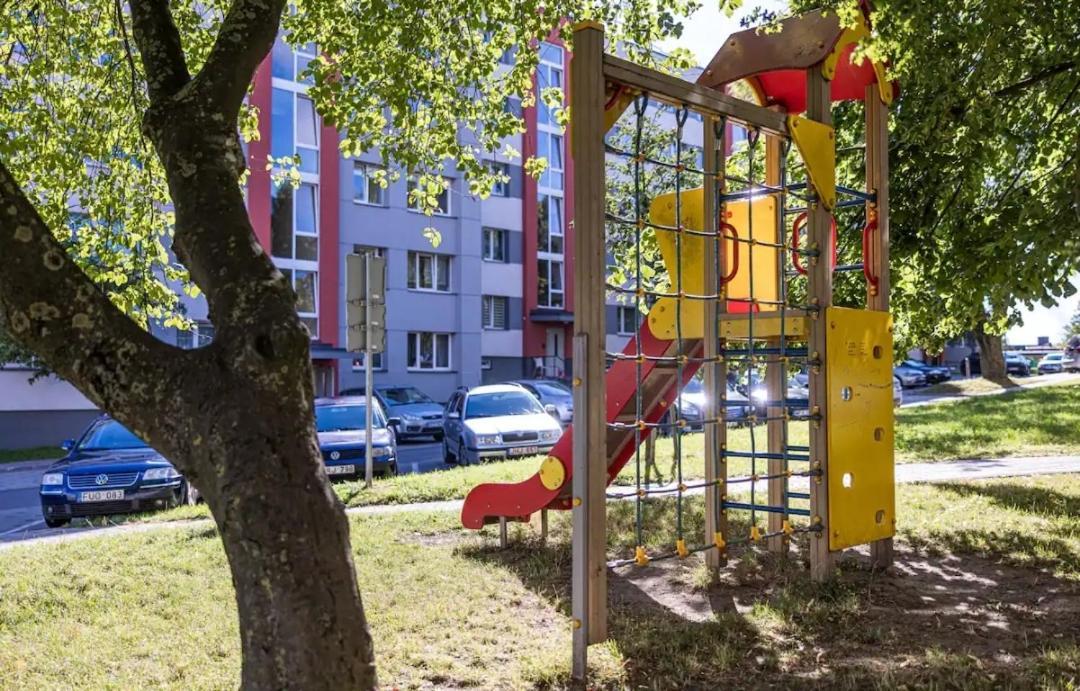 Апартаменти Panevezio G Prie Parko, Panevezio Str By The Park Клайпеда Екстер'єр фото
